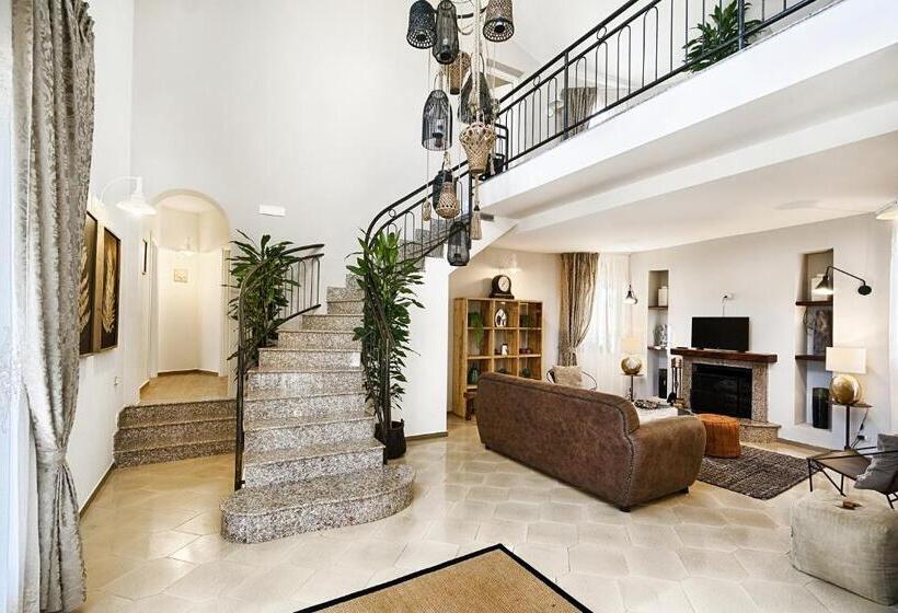 پانسیون Villa Domus Petraianca