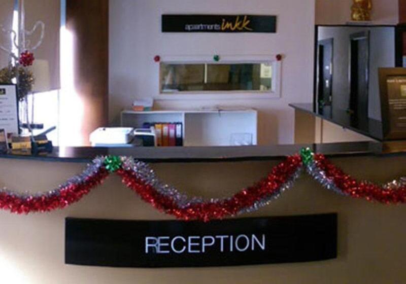 בית מלון כפרי St Kilda Central Apartments