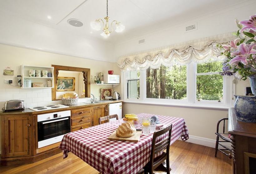 فندق Adeline Bed And Breakfast