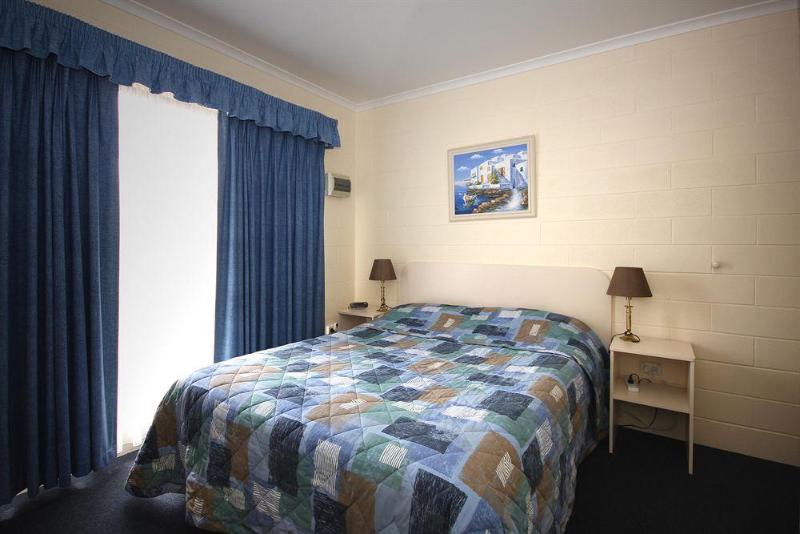 هتل Allambi Holiday Apartments