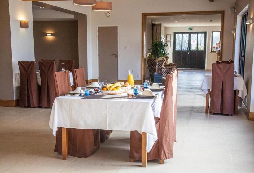 هتل Auberge Du Moulin à Vent, The Originals Relais