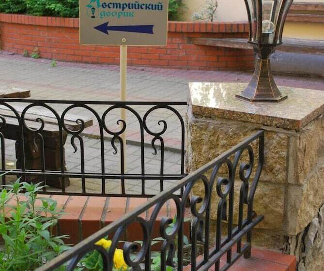 בית מלון כפרי Austrian Yard At Furshtatskaya 45