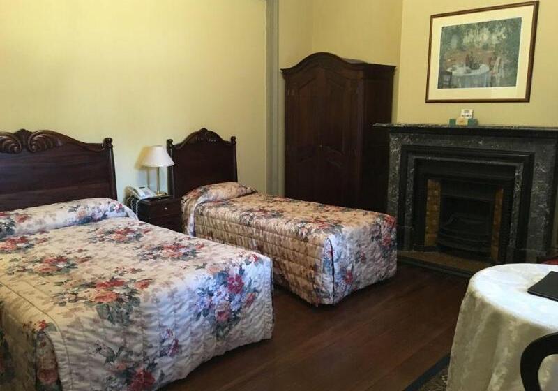 Avonmore On The Park Boutique