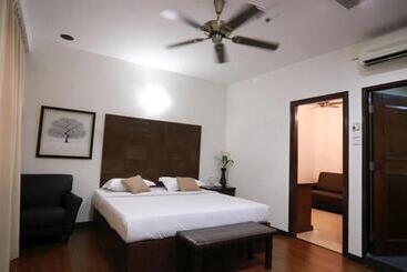 هتل Crystal Lodge