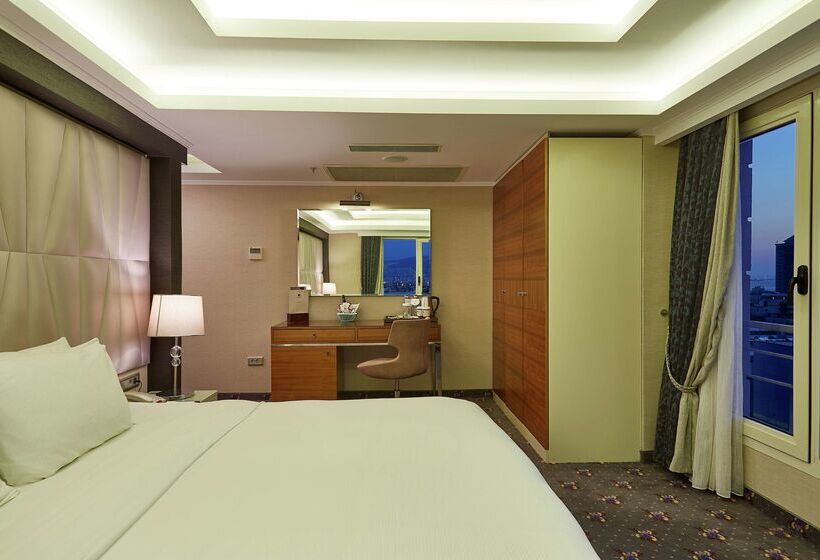 Hotel Doubletree By Hilton Izmir Turkey