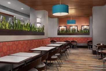 هتل Embassy Suites By Hilton Knoxville West