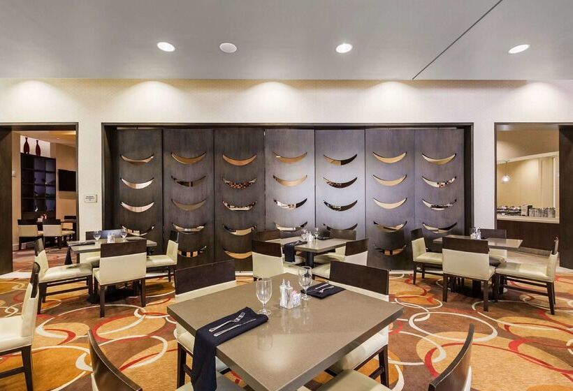 هتل Embassy Suites Newark Airport
