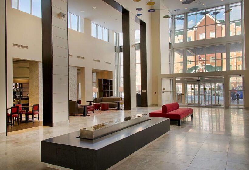 هتل Embassy Suites Newark Airport