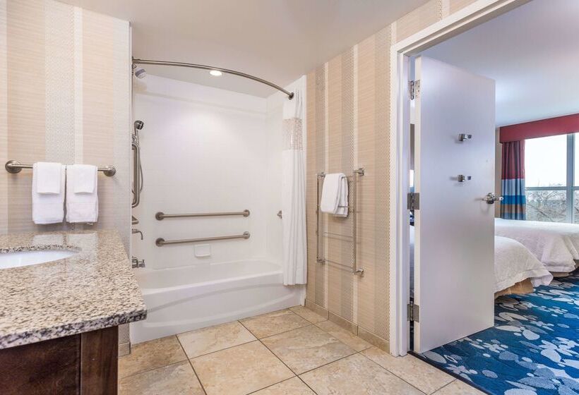 هتل Hampton Inn & Suites Madison / Downtown