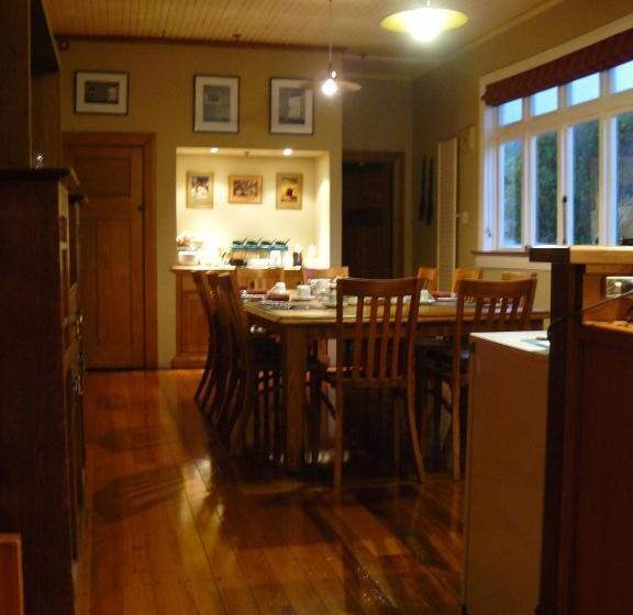 בית מלון כפרי Holly Homestead B&b
