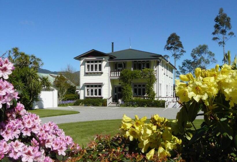 בית מלון כפרי Holly Homestead B&b