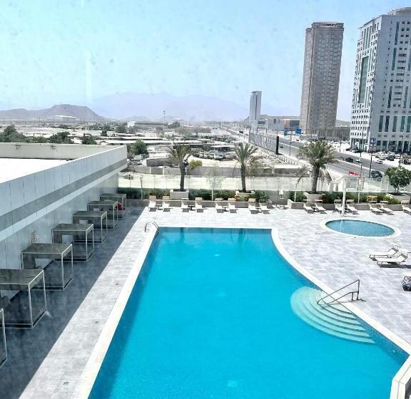 هتل Ibis Fujairah