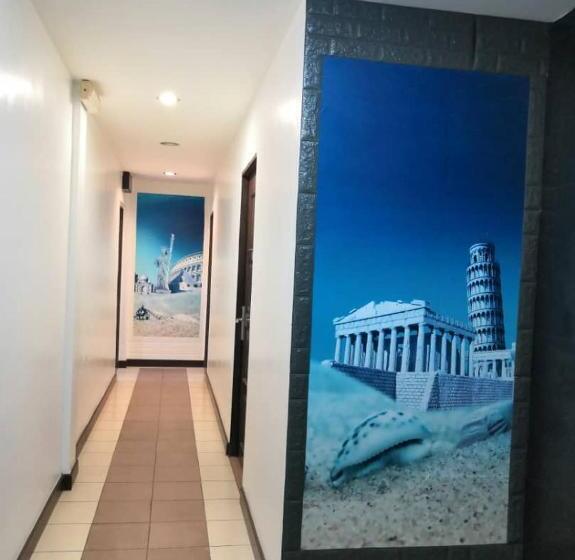 هتل Mega Inn
