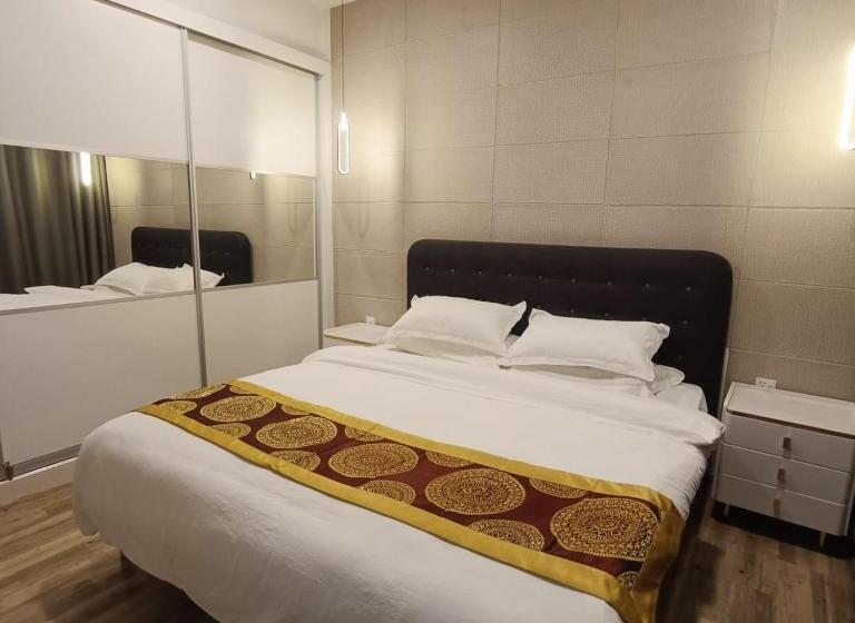 هتل Mega Inn