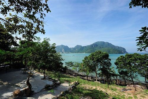 Отель Phuphaya Seaview Resort Adults Only