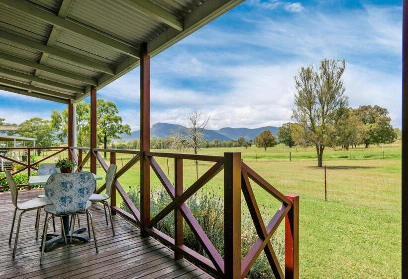 هتل Starline Alpacas Farmstay Resort
