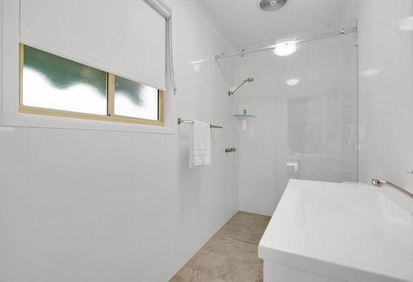 هتل Starline Alpacas Farmstay Resort