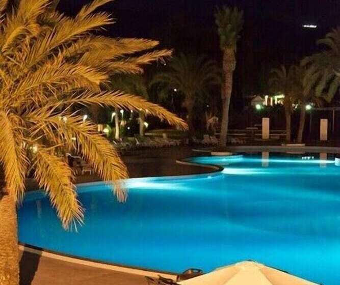 هتل Tindari Resort & Marina Beach