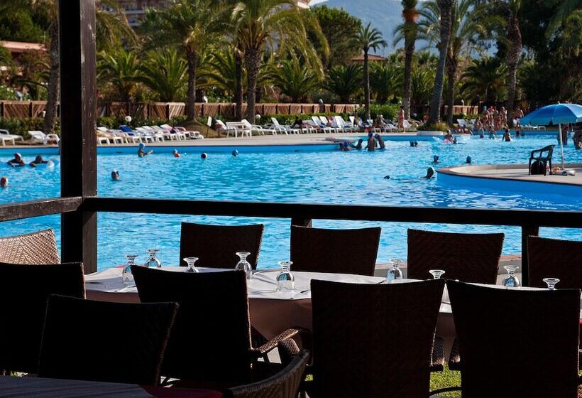 هتل Tindari Resort & Marina Beach