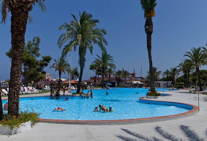 هتل Tindari Resort & Marina Beach