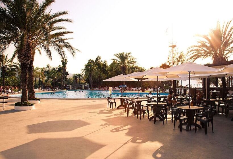 هتل Tindari Resort & Marina Beach