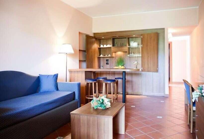 هتل Tindari Resort & Marina Beach