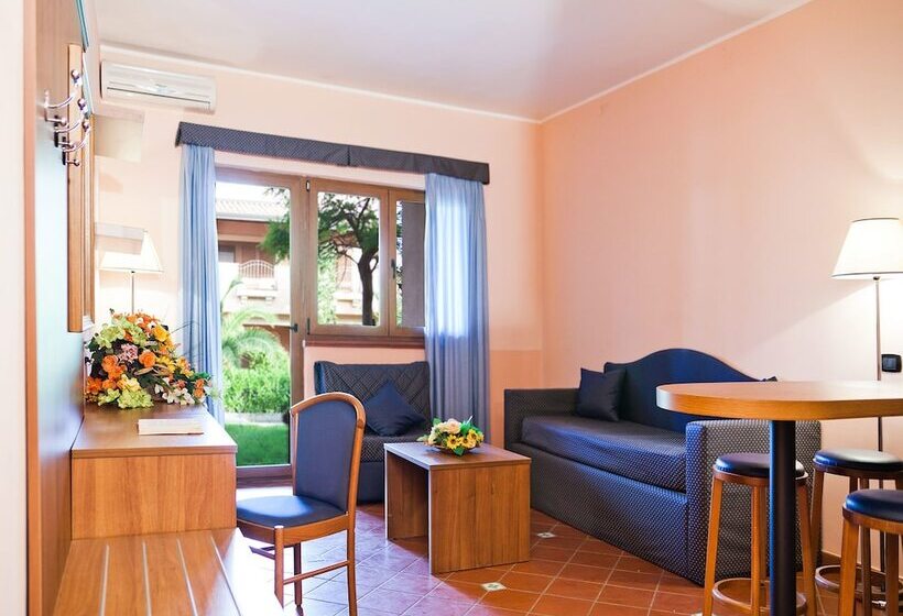 هتل Tindari Resort & Marina Beach