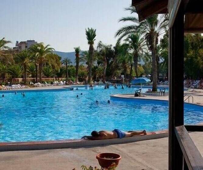 هتل Tindari Resort & Marina Beach