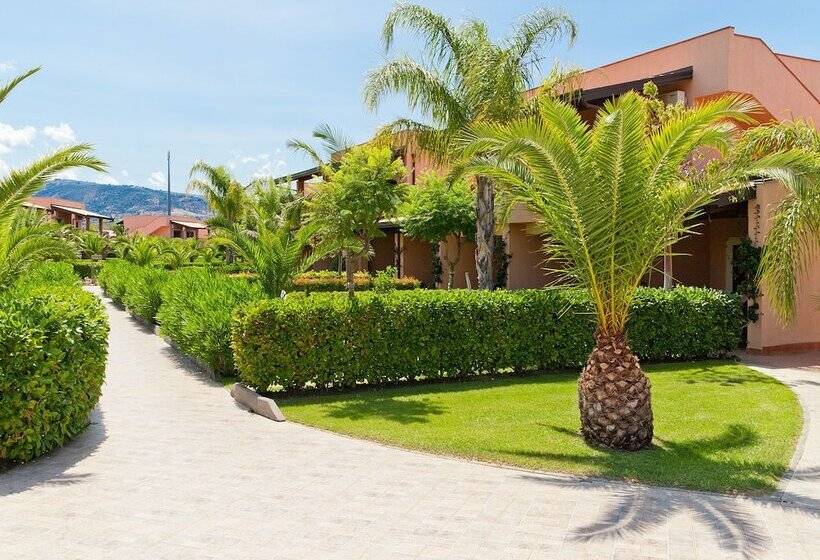 هتل Tindari Resort & Marina Beach