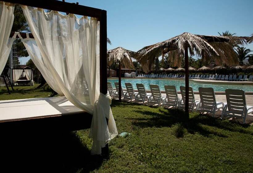 هتل Tindari Resort & Marina Beach