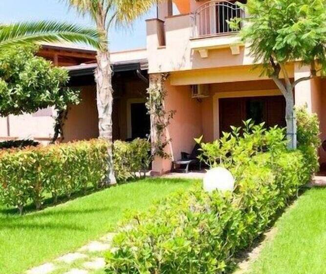 هتل Tindari Resort & Marina Beach