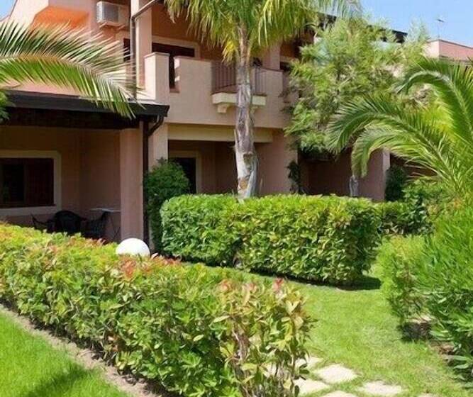هتل Tindari Resort & Marina Beach