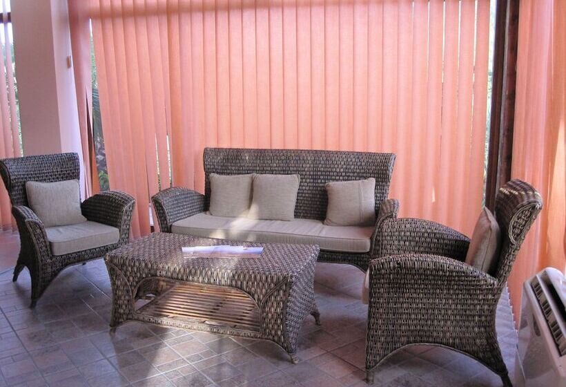 هتل Tindari Resort & Marina Beach
