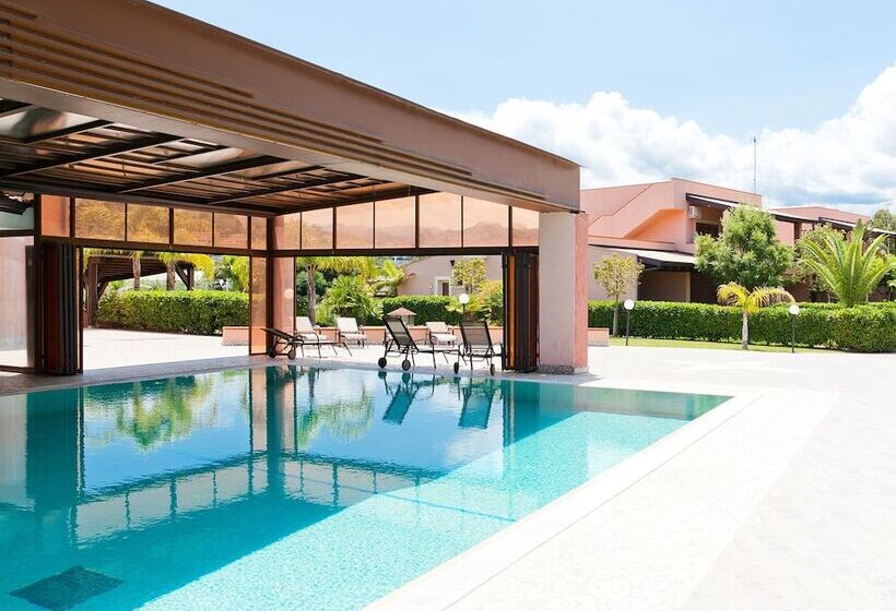 هتل Tindari Resort & Marina Beach