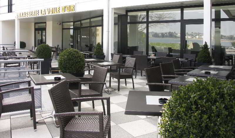 Le Plaisance Hotel