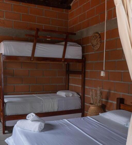 هاستل Katamaran