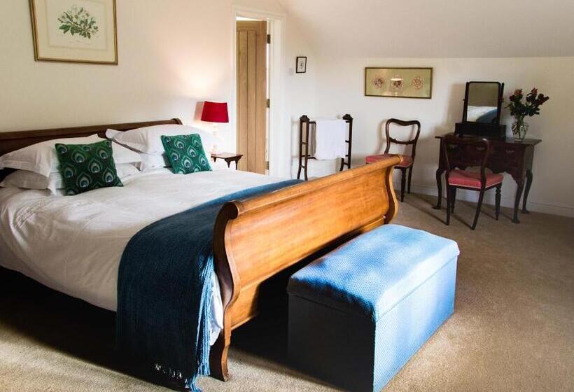 تختخواب و صبحانه Field End House Strawberry Lane Meysey Hampton