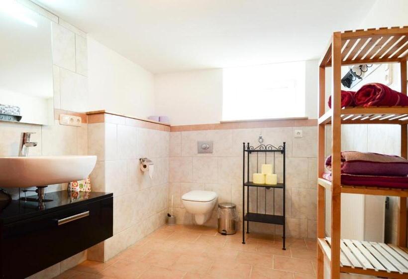 Отель Ferienwohnung Bauernhaus Untermoas
