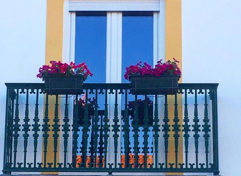 پانسیون Retromovement House