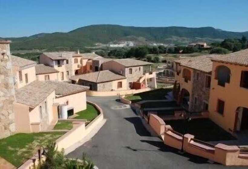 فندق Li Troni