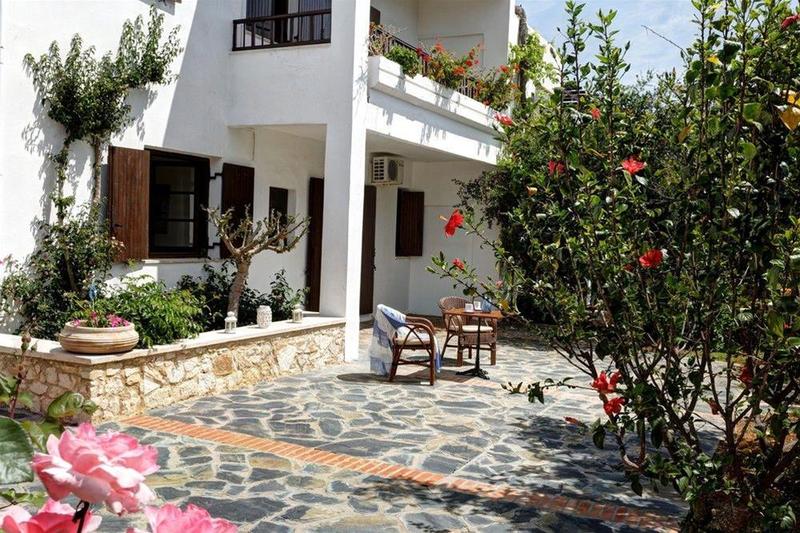 هتل Alianthos Suites