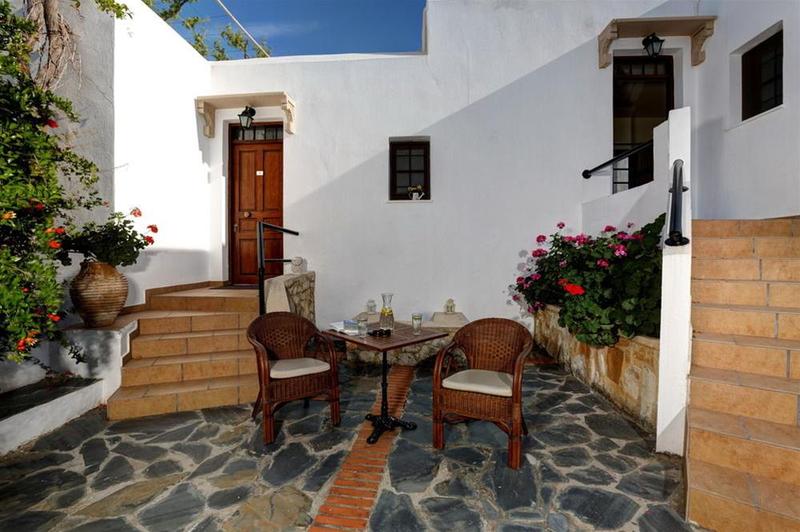 هتل Alianthos Suites