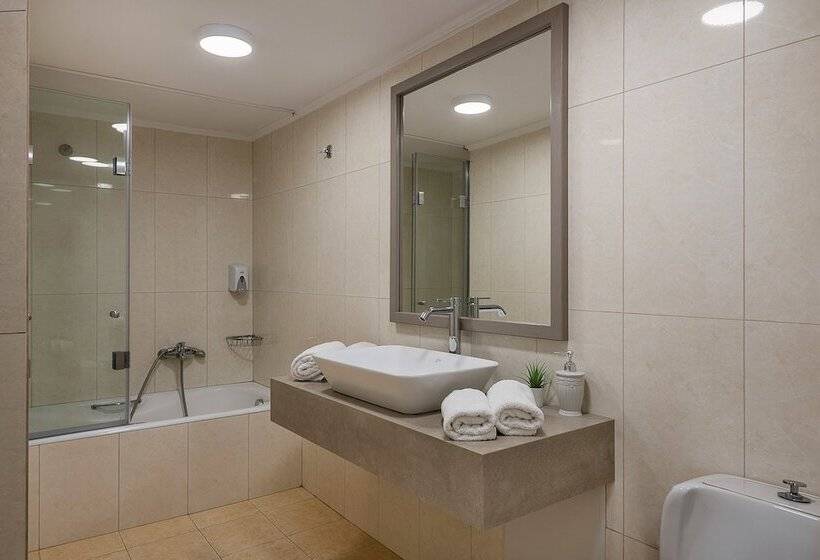 هتل Alianthos Suites