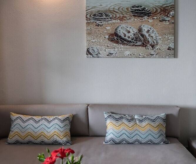 هتل Alianthos Suites