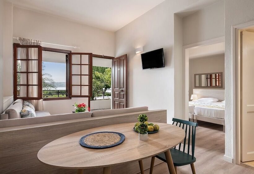 هتل Alianthos Suites
