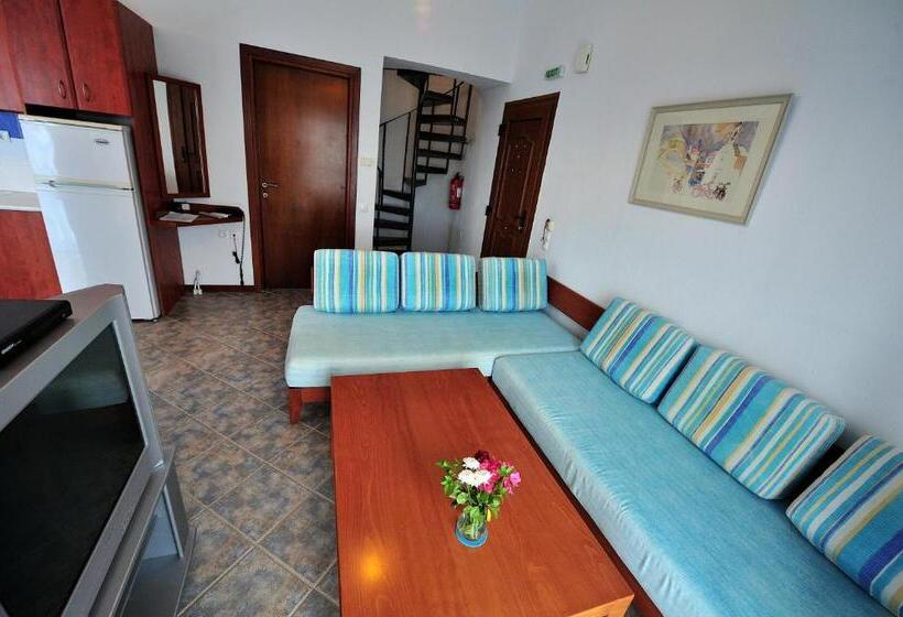 هتل Eye Q Resort Seaview