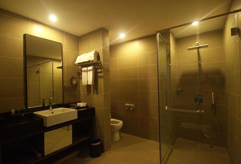 هتل Grand Alora