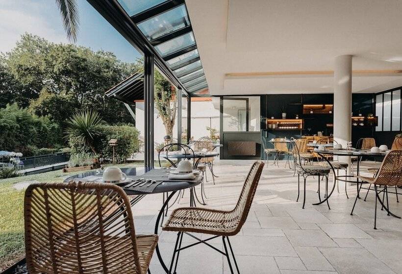 هتل Hôtel Les Frères Ibarboure