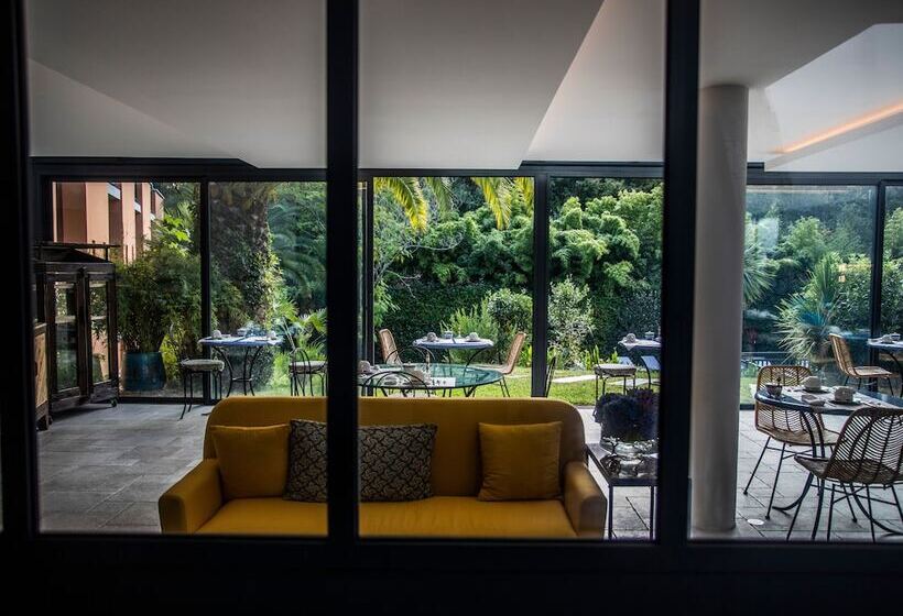 هتل Hôtel Les Frères Ibarboure