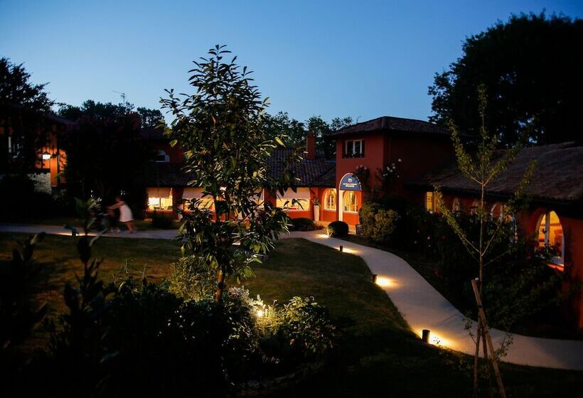 هتل Hôtel Les Frères Ibarboure